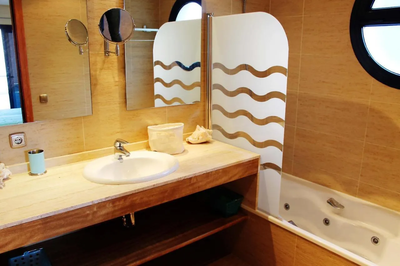 בית נופש הוילה Montjoi Magnifica Casa Con Jacuzzi Y Cerca Playa Ref 160